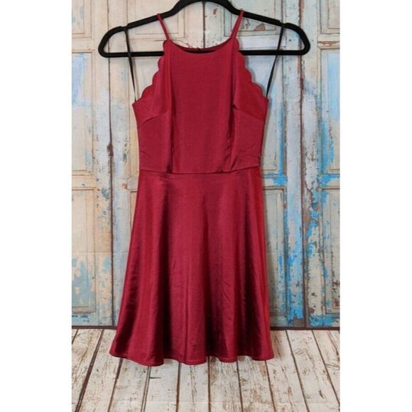 By & By Womens Size 1 Red Sleeveless Scallop Edge Pleated Fit & Flare Dress - Picture 1 of 7